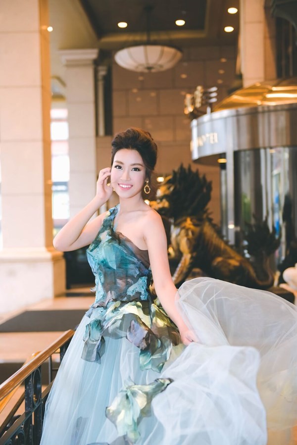 Hoa hậu Mỹ Linh hóa thân thành Lọ Lem ảnh 2