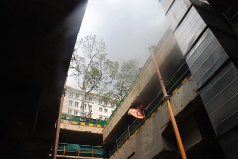 Cận cảnh Metro đầu tiên dưới lòng đất... Sài Gòn ảnh 17