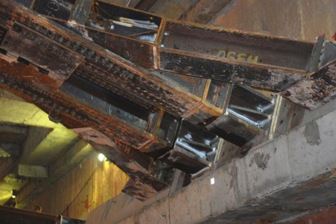 Cận cảnh Metro đầu tiên dưới lòng đất... Sài Gòn ảnh 3