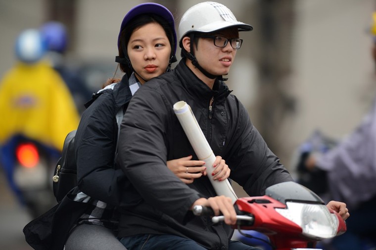 Người Hà Nội trong gió lạnh đầu mùa ảnh 9