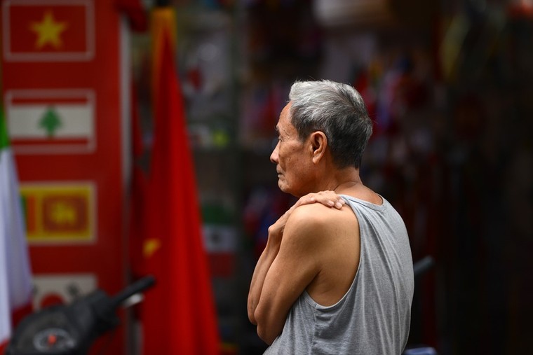 Người Hà Nội trong gió lạnh đầu mùa ảnh 2