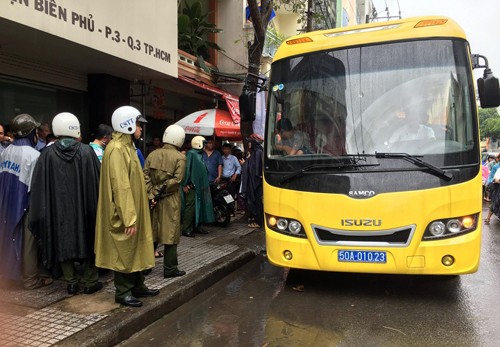 Gần trăm cảnh sát bao vây động lắc của dân chơi Sài Gòn ảnh 2