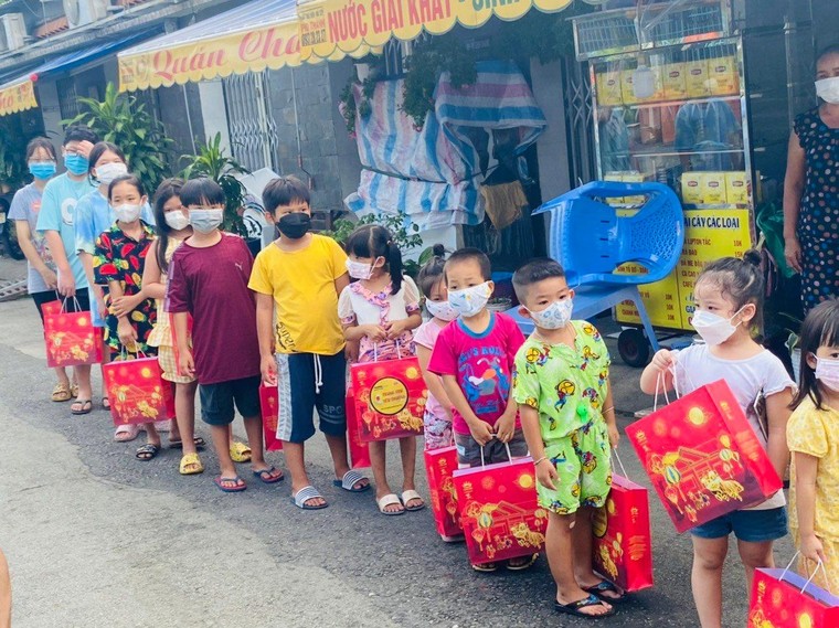 200.000 suất quà Trung thu tới tay bệnh nhân COVID-19 và các y, bác sĩ tuyến đầu ảnh 1
