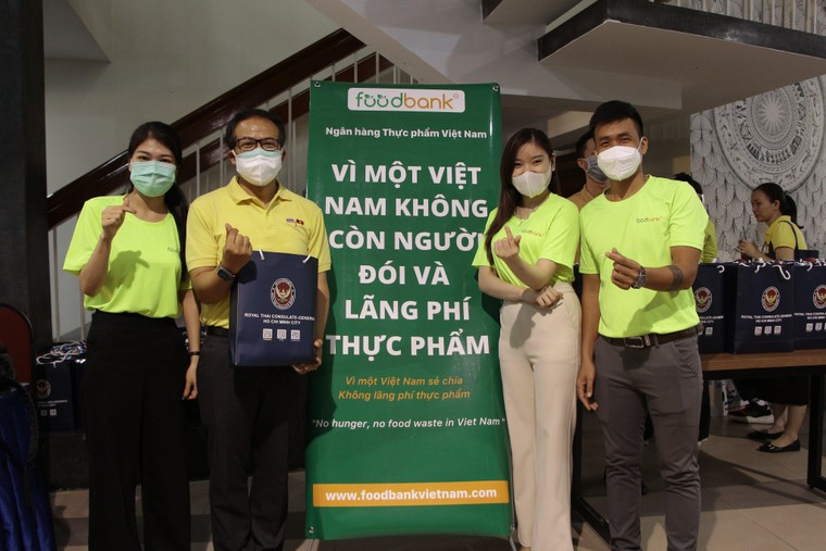 Hoạt động hiến máu kỷ niệm 45 năm thiết lập quan hệ ngoại giao giữa Thái Lan và Việt Nam ảnh 3