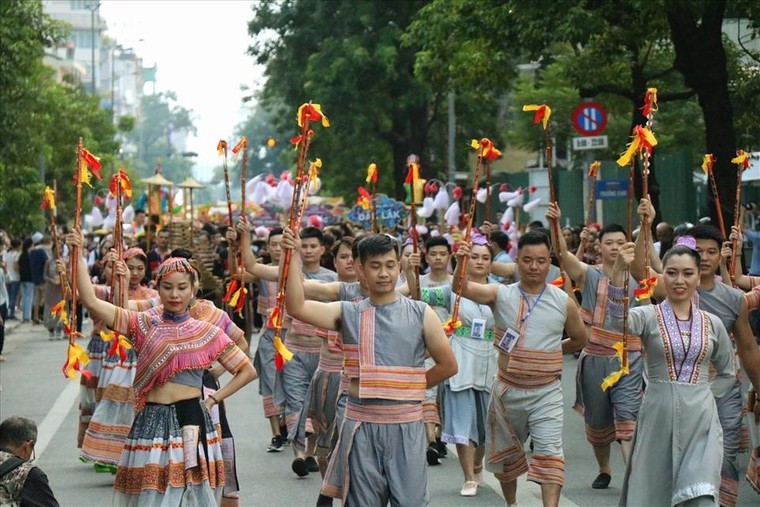 200 đoàn nghệ sĩ khuấy động màu sắc văn hóa tại Festival Huế 2022 ảnh 2