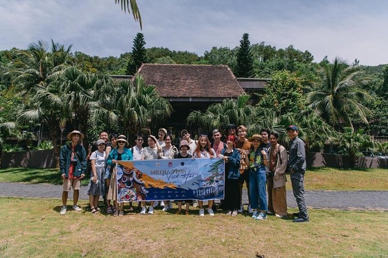 Hội chợ thương mại Festival Huế 2022 chật kín người tham quan, thưởng thức ảnh 1