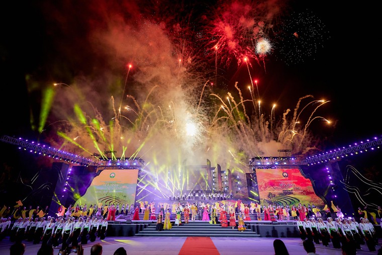 Trải nghiệm không gian văn hóa đặc sắc trong đêm nghệ thuật “Hòa Bình – Thanh âm xứ Mường” ảnh 5