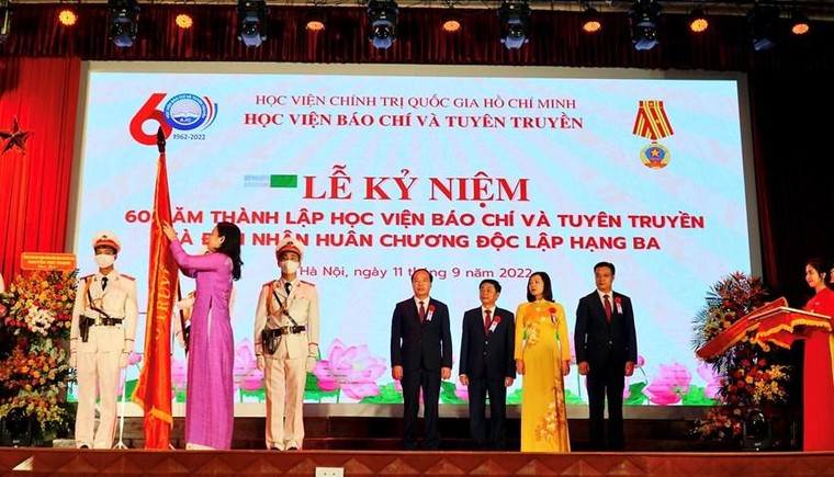 Học viện Báo chí và Tuyên truyền đón nhận Huân chương Độc lập hạng Ba ảnh 2