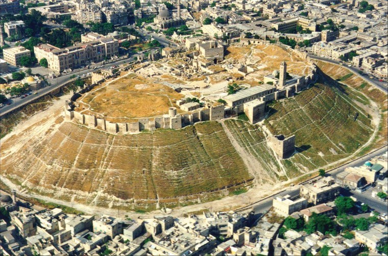 Lâu đài cổ nhất trên thế giới nằm tại quốc gia nào?