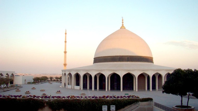 Bên trong sân bay lớn nhất trên thế giới có một nhà thờ đúng không?