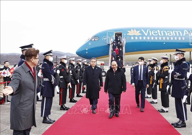 Chủ tịch nước Nguyễn Xuân Phúc bắt đầu thăm cấp Nhà nước Đại Hàn Dân Quốc ảnh 1