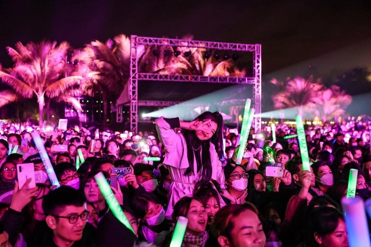 Hơn 20 nghìn cư dân Ecopark mãn nhãn cùng đại tiệc countdown hoành tráng ảnh 1