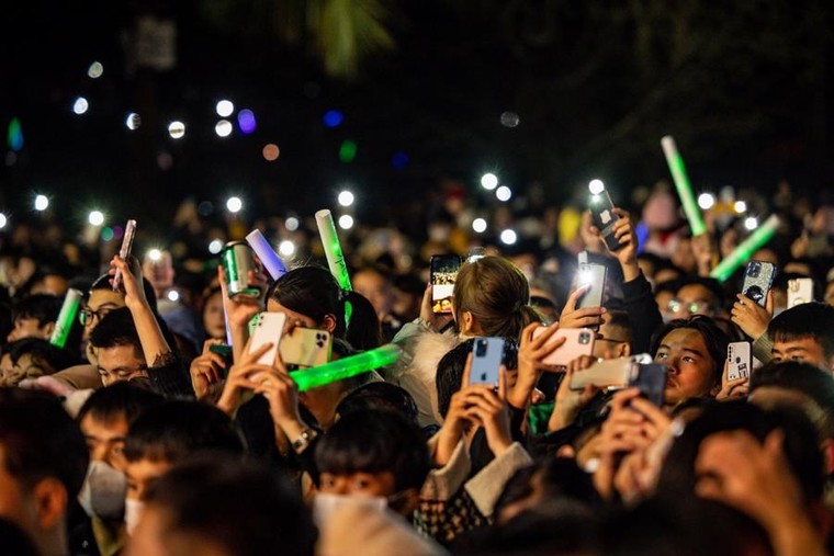 Hơn 20 nghìn cư dân Ecopark mãn nhãn cùng đại tiệc countdown hoành tráng ảnh 2