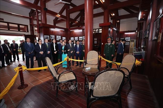 Thủ tướng Phạm Minh Chính dâng hương tưởng niệm Cố Thủ tướng Phạm Văn Đồng ảnh 1