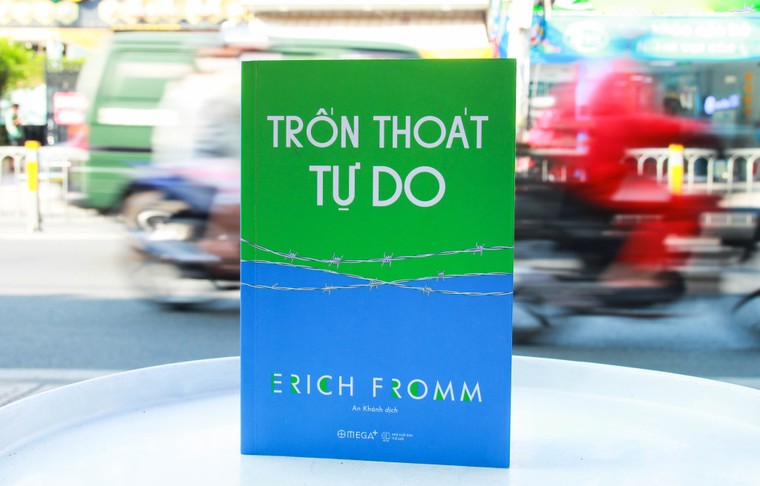Yêu tỉnh táo - Nghệ thuật tình yêu qua lăng kính triết gia ảnh 1