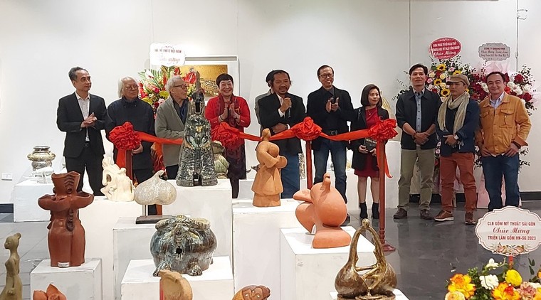 Dáng xuân 2023 - Cuộc hòa điệu của nghệ thuật gốm Bắc Nam ảnh 1