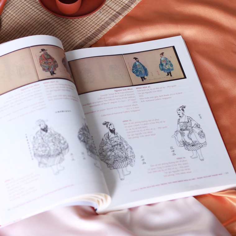 Tái hiện nghệ thuật trang phục cung đình Huế qua bộ tranh minh họa độc bản ảnh 1