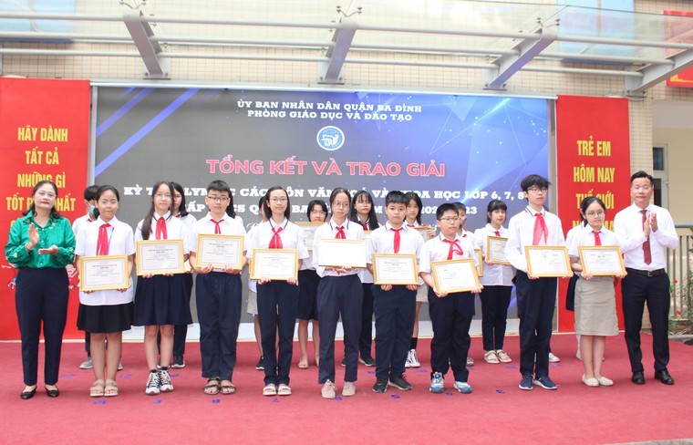 Trao 82 giải Nhất cuộc thi Olympic cấp quận Ba Đình ảnh 1