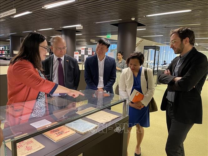 Giới thiệu ấn phẩm chữ Quốc ngữ cổ tới công chúng Pháp ảnh 1