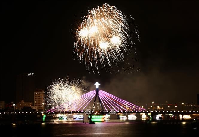 Lễ hội Pháo hoa quốc tế Đà Nẵng 2023: Hai đội Australia và Italia tranh tài ảnh 1