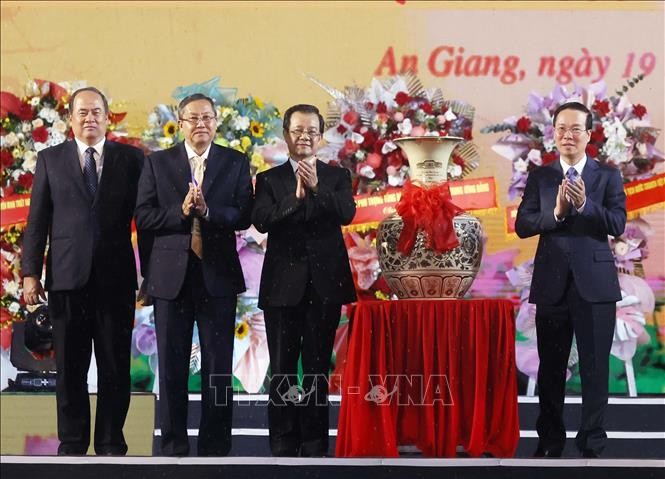 Chủ tịch nước dự Lễ kỷ niệm 135 năm Ngày sinh Chủ tịch Tôn Đức Thắng ảnh 1