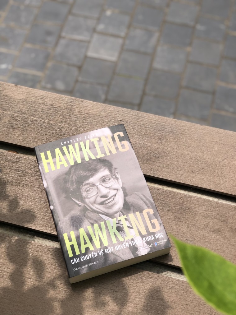 Giới thiệu sách 'Hawking Hawking: Câu chuyện về một huyền thoại khoa học' ảnh 1