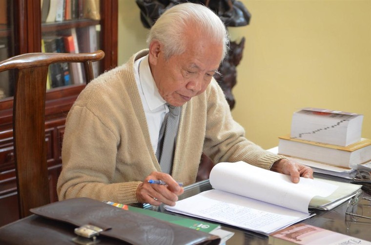 'Giáo dục hiện đại' - Đúc kết hành trình 45 năm nghiên cứu, thực nghiệm của GS Hồ Ngọc Đại ảnh 1