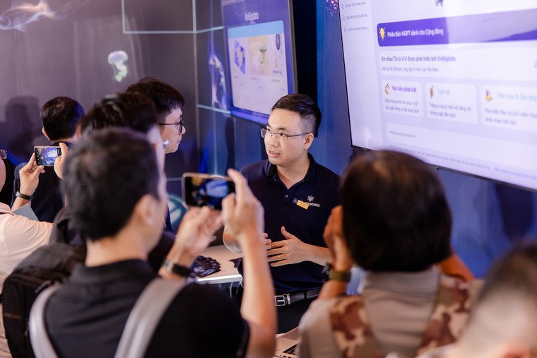 “ChatGPT phiên bản Việt” và câu chuyện của người tiên phong ảnh 1