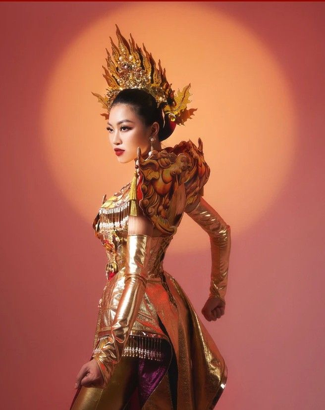 Miss Global 2023: Nhan sắc Việt trình diễn trang phục dân tộc “Lưỡng nghê chầu" ảnh 1
