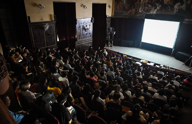 Đạo diễn Nguyễn Hoàng Điệp: "Có tiền tài trợ, tôi lo quên cả vui" ảnh 3