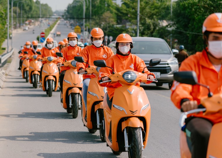 Vì sao các hãng vận tải đồng loạt bỏ xe xăng, chuyển sang xe điện? ảnh 2