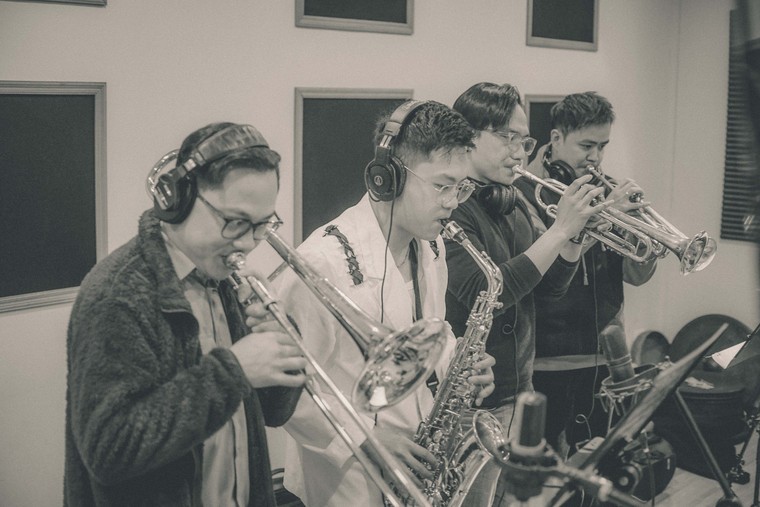 Tuấn Dũng tái hiện không gian âm nhạc những năm 80, 90 qua album đầu tay ảnh 3