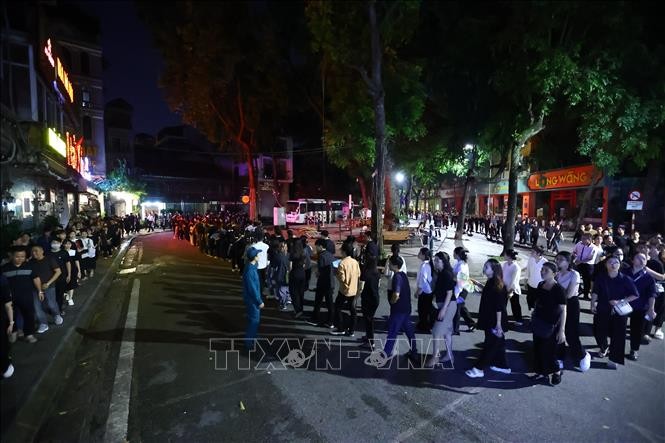 Dòng người như vô tận tưởng nhớ về nhà lãnh đạo trọn đời vì nước, vì dân ảnh 1