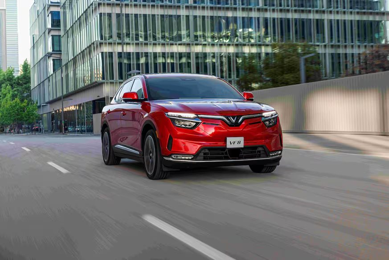 VinFast VF8 của tỷ phú Phạm Nhật Vượng sắp gia nhập một thị trường lạ, nơi Tesla đang chiếm lĩnh thị phần ảnh 1