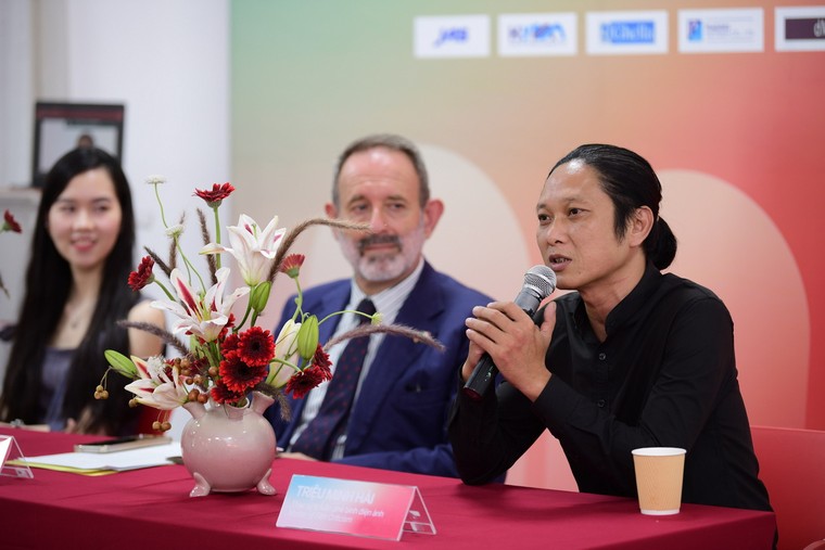 Cái nhìn sâu sắc, mới mẻ về xã hội Italia ảnh 2