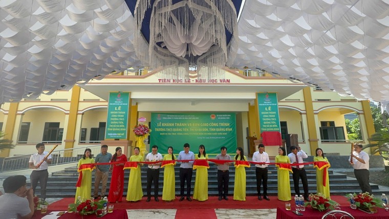 PVFCCo: Khánh thành, bàn giao Nhà lớp học và chức năng Trường THCS Quảng Tiên ảnh 1