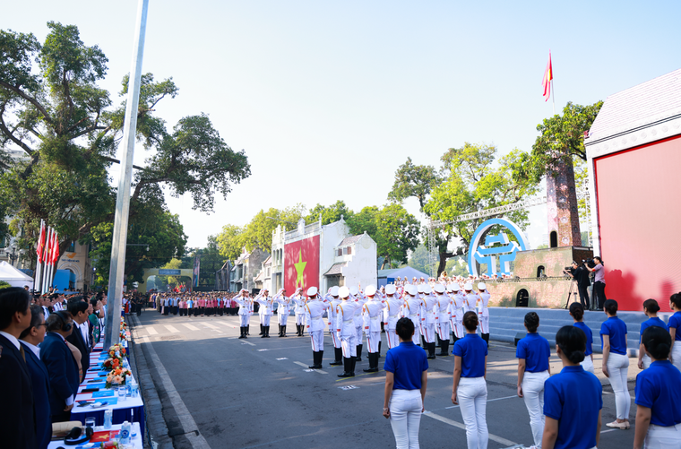 Ngày hội Văn hóa vì hòa bình - Bài 1: Hà Nội, Ngày về chiến thắng ảnh 8