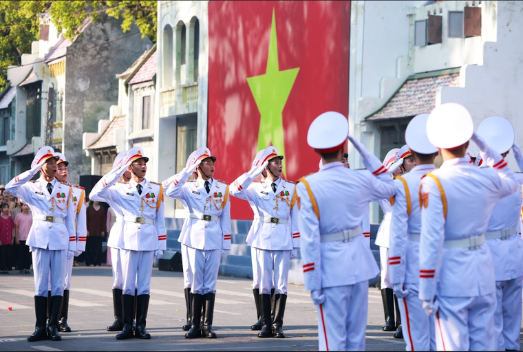 Ngày hội Văn hóa vì hòa bình - Bài 1: Hà Nội, Ngày về chiến thắng ảnh 11