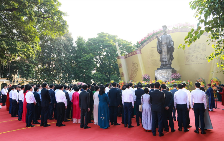 Tôn vinh giá trị truyền thống và khát vọng hòa bình ảnh 2