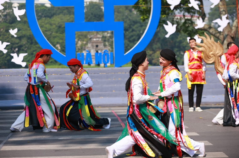 Tôn vinh giá trị truyền thống và khát vọng hòa bình ảnh 12