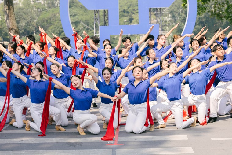 Lễ hội Văn hóa vì hòa bình - Bài 3: Khẳng định vị thế thành phố hòa bình, sáng tạo ảnh 1