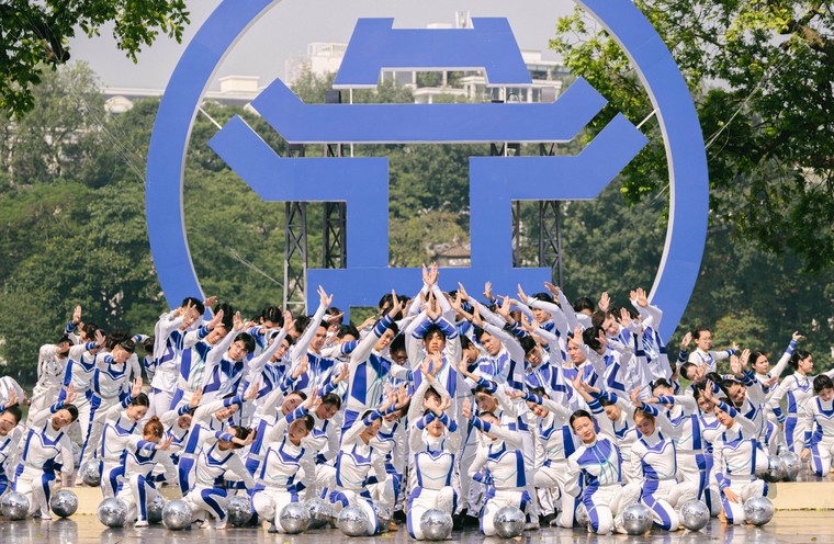 Tôn vinh giá trị truyền thống và khát vọng hòa bình ảnh 18