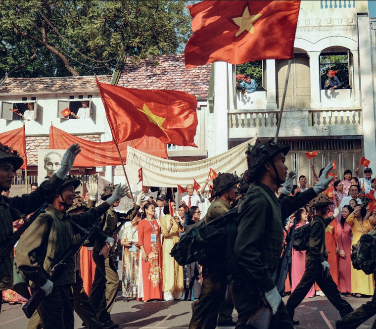 Chiêm ngưỡng Thủ đô rợp cờ hoa trong Ngày hội Văn hóa vì hòa bình ảnh 1