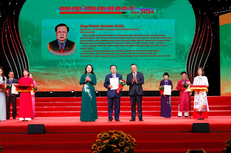Tuyên dương 70 điển hình tiên tiến, người tốt, việc tốt và vinh danh “Công dân Thủ đô ưu tú” ảnh 3