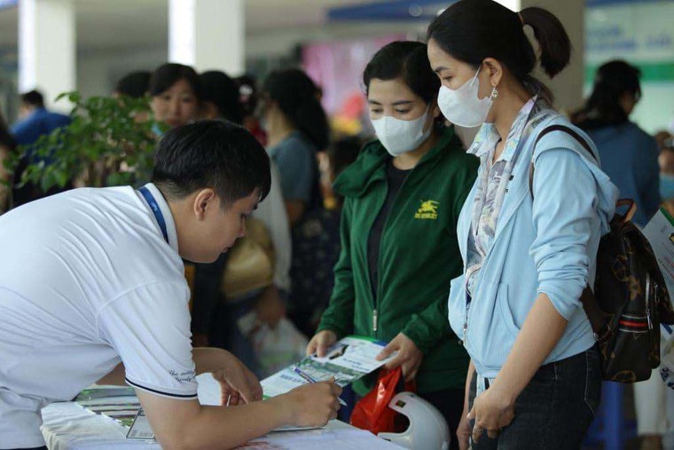  NAPAS và Mastercard trao 2.010 suất tầm soát ung thư và tổ chức “gian hàng 0 đồng” cho phụ nữ khó khăn ảnh 1