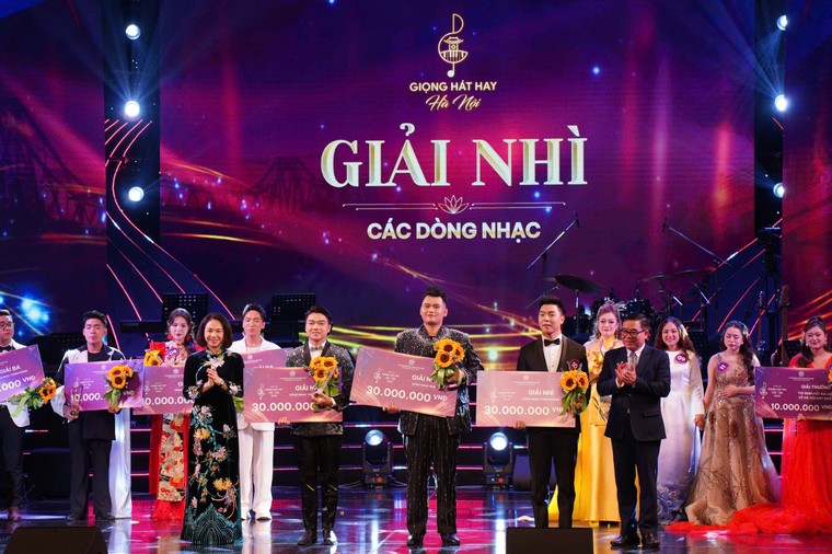 Giọng hát hay Hà Nội 2024: Đêm tỏa sáng của tài năng âm nhạc Thủ đô ảnh 2