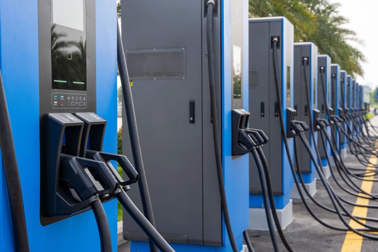 Trạm sạc phủ rộng, sạc miễn phí tới giữa năm 2027: Chủ xe điện thảnh thơi trên mọi cung đường ảnh 1