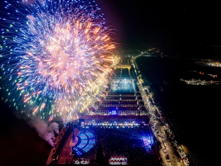 “Vũ trụ Vin” hóa “thánh địa countdown”, đón gần 1 triệu người trong đại tiệc chào năm mới 2025 ảnh 7