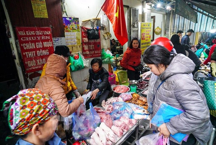 Đi chợ dân sinh Hà Nội ngày cuối năm ảnh 1