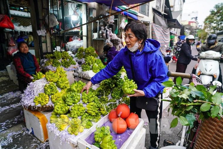 Đi chợ dân sinh Hà Nội ngày cuối năm ảnh 2